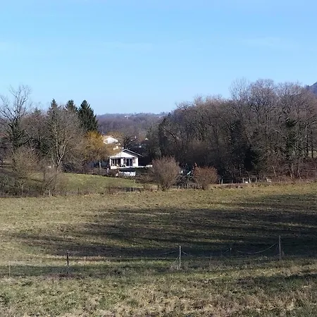 ヴィラ Maison Dans La Nature Entre Lacs Et Montagnes